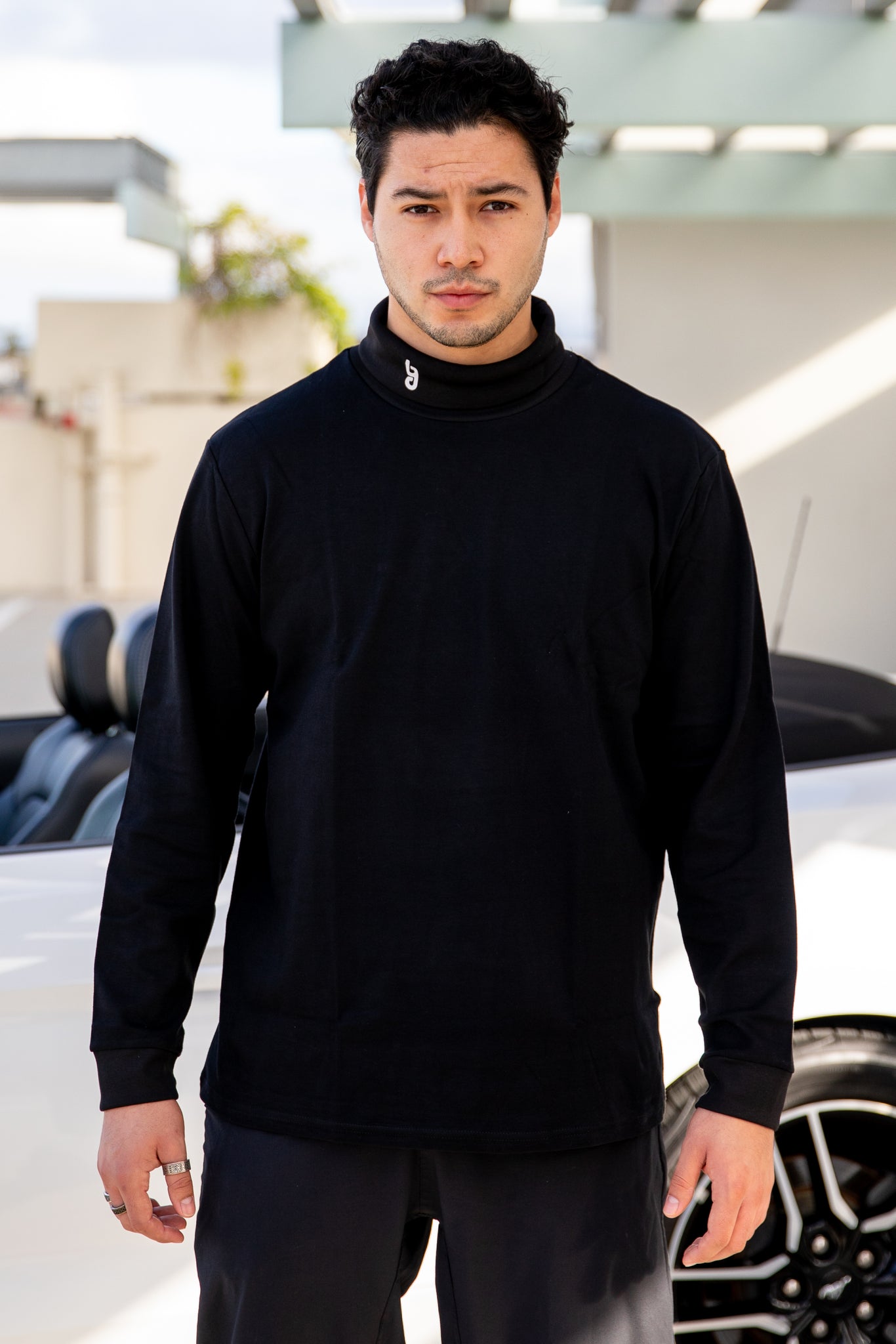 BG TURTLENECK (BLACK)